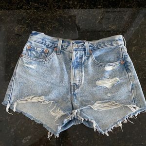 Levi’s jean shorts woman’s size 28